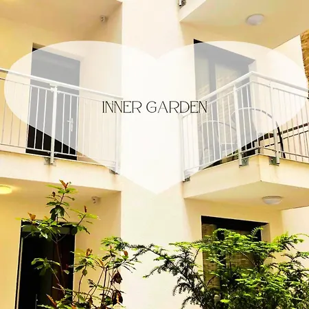 Matyas Corner Panorama I *